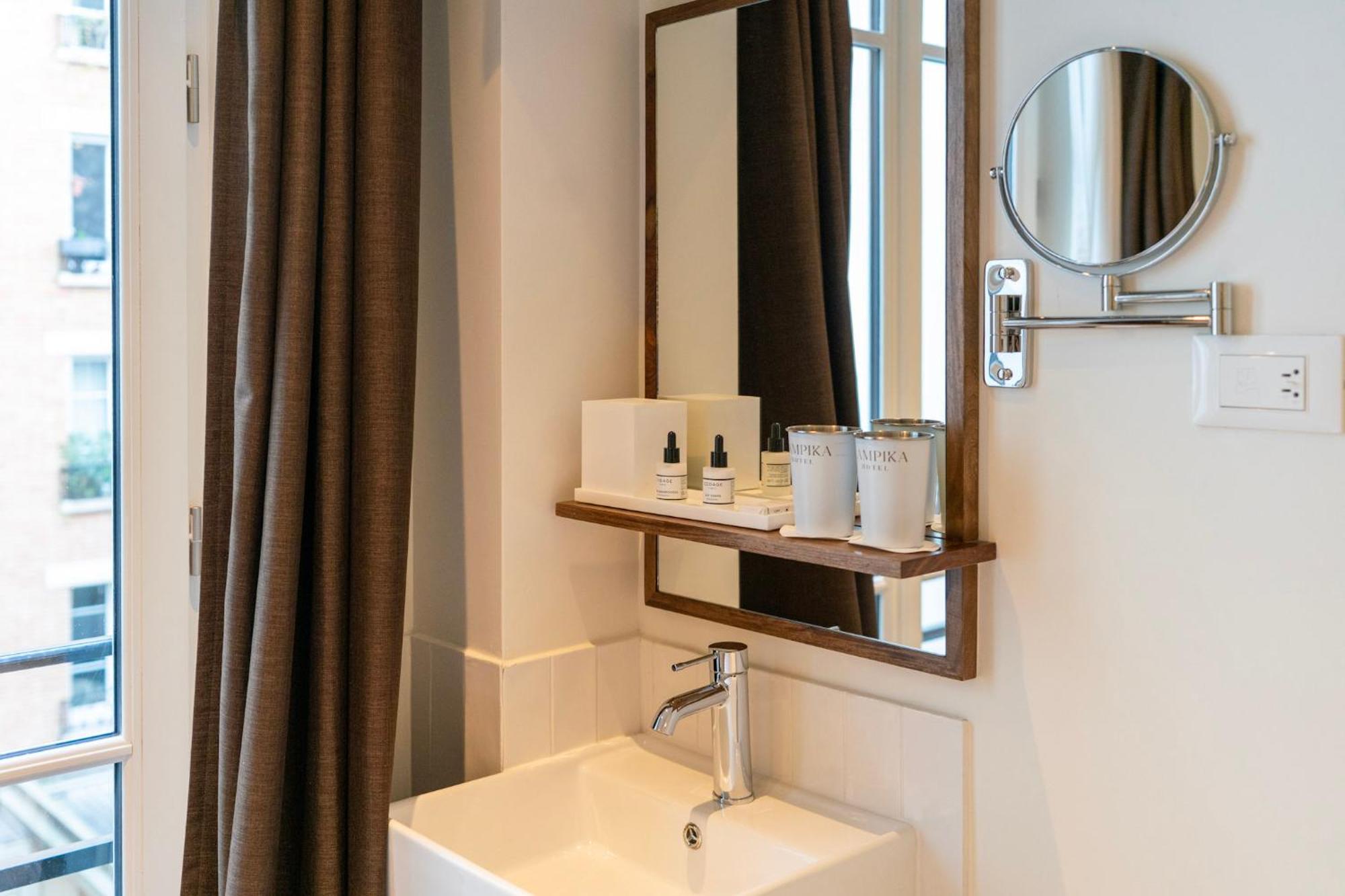 Le Lampika Hotel Париж Екстер'єр фото